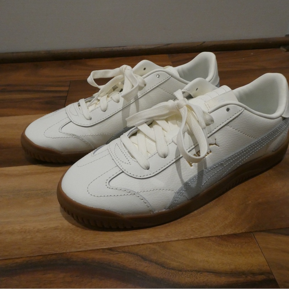 Puma White Sneakers with Gum Sole